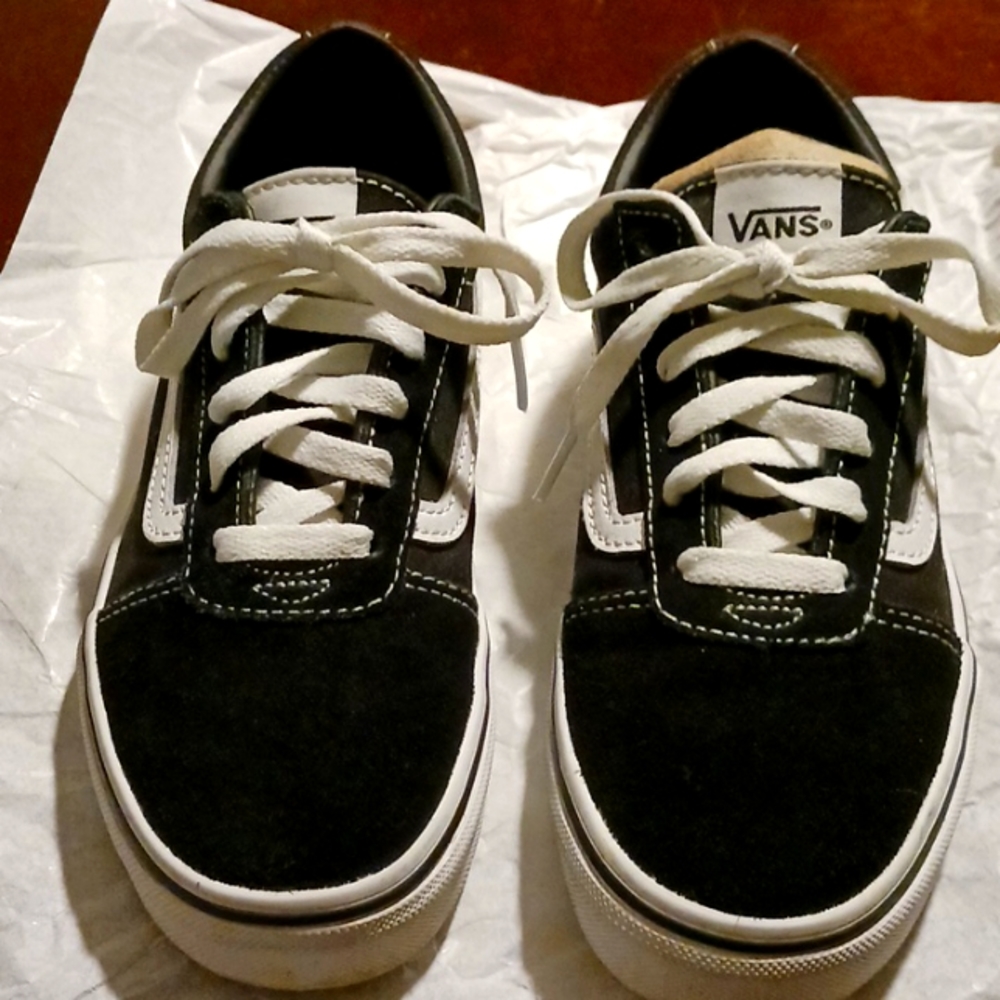 U.S YOUTH VANS OFF THE WALL USED BLACK AND WHITE UNISEX